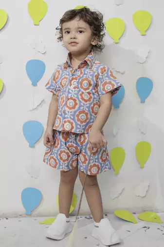 Multicolor cotton floral printed shirt and pant for boys