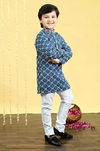 Boys viscose rayon embroidered sequinned kurta pyjama set - royal blue