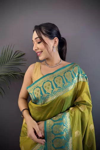 mustard silk blend butti zari weaving constrast pallu banarasi saree