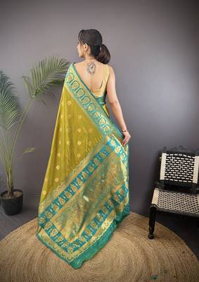 mustard silk blend butti zari weaving constrast pallu banarasi saree 4