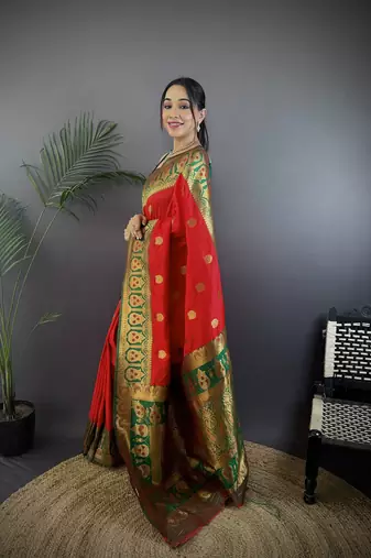 red silk blend butti zari weaving constrast pallu banarasi saree