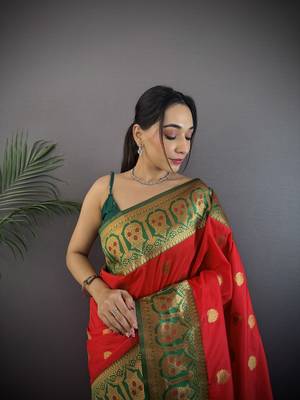 red silk blend butti zari weaving constrast pallu banarasi saree 3