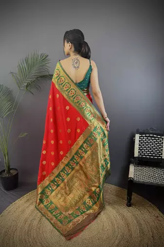 red silk blend butti zari weaving constrast pallu banarasi saree
