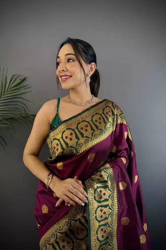 burgundy silk blend butti zari weaving constrast pallu banarasi saree