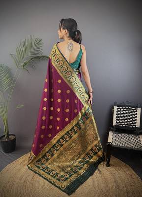 burgundy silk blend butti zari weaving constrast pallu banarasi saree 4