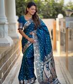 Morpeach Ombre Banarasi silk blend Woven Saree With Matching Blouse