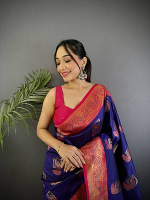 dark blue silk blend peacock pattern zari weaving contrast border banarasi saree 3