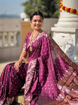Wine Ombre Banarasi silk blend Woven Saree With Matching Blouse 4