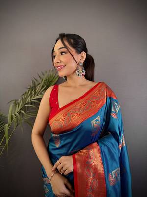 blue silk blend peacock pattern zari weaving contrast border banarasi saree 3