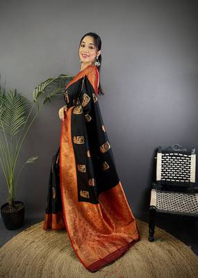 black silk blend peacock pattern zari weaving contrast border banarasi saree 2