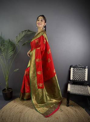 red silk blend peacock pattern zari weaving contrast border banarasi saree 2