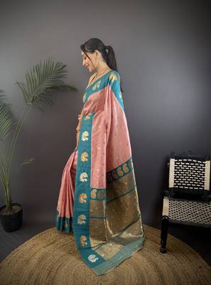 light pink silk blend butti zari weaving contrast weaving border banarasi saree 2