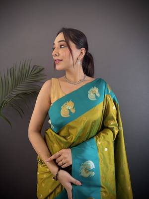 light green silk blend butti zari weaving contrast weaving border banarasi saree 3