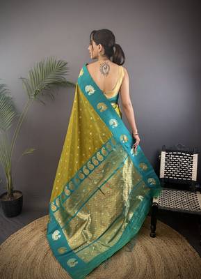 light green silk blend butti zari weaving contrast weaving border banarasi saree 4