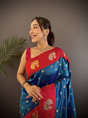 royal blue silk blend butti zari weaving contrast weaving border banarasi saree 3