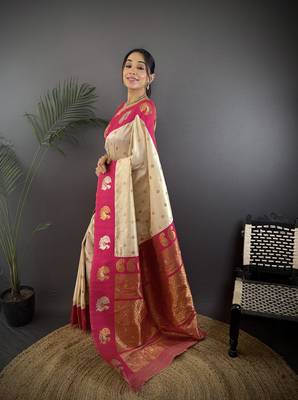 off white silk blend butti zari weaving contrast weaving border banarasi saree 2
