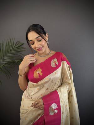 off white silk blend butti zari weaving contrast weaving border banarasi saree 3