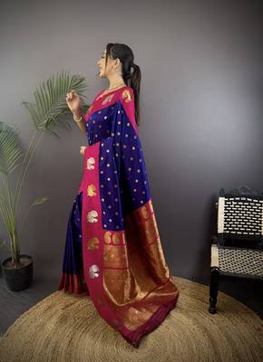 navy blue silk blend butti zari weaving contrast weaving border banarasi saree 2