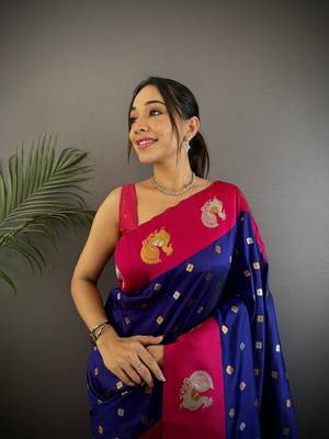 navy blue silk blend butti zari weaving contrast weaving border banarasi saree 3