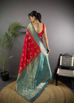 red silk blend butti zari weaving contrast weaving border banarasi saree 4