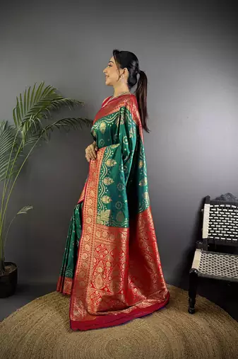 rama green silk blend butti zari weaving contrast weaving border banarasi saree