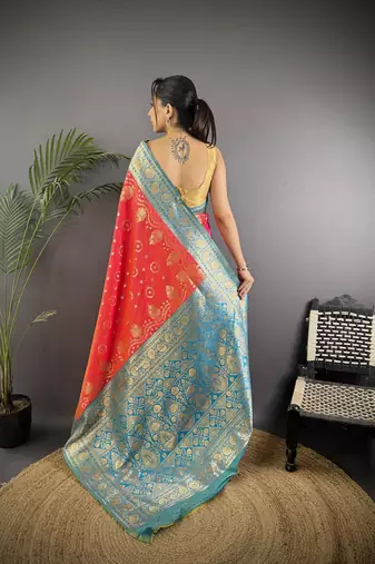 pink silk blend butti zari weaving contrast weaving border banarasi saree