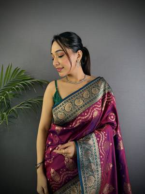 wine silk blend butti zari weaving contrast weaving border banarasi saree 3