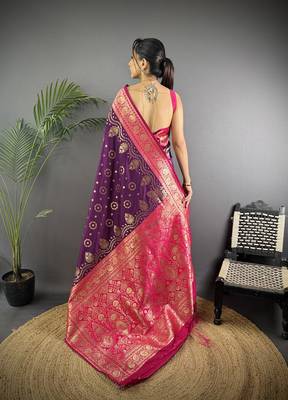 purple silk blend butti zari weaving contrast weaving border banarasi saree 4