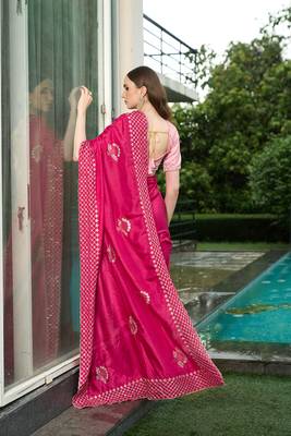 Silk blend pink floral zari cut-work  border sarees 2