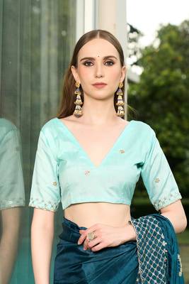 Silk blend teal floral zari cut-work  border sarees 5