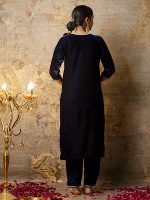 Blue color velvet fabric designer embroidery work beautiful partywear suit 2