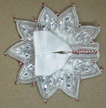 5"Heavenly Three Leaves Cutwork Ladoogopal Poshak 1