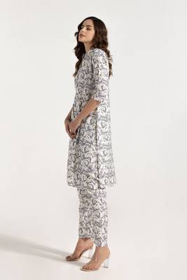 Off white color smart printed rayon fabric stylish coord set dress 4