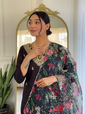 Black color viscosee slub embrodidered readymade kurta set 3