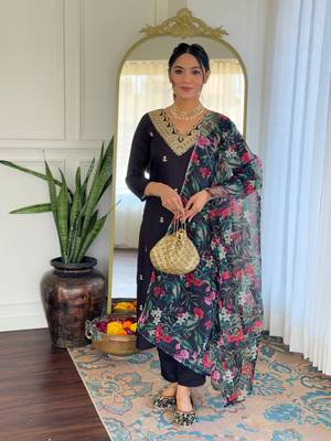 Black color viscosee slub embrodidered readymade kurta set 4