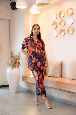Buttoned-down bold floral cotton top 1