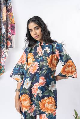 Bold floral half-buttoned cotton printed top 1