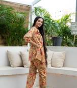 Yellow cotton buttoned down top