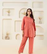 Peach pleated solid top