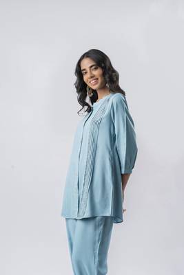 Light blue pleated band collar shirt 2