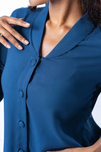 Sapphire shawl collar shirtt with curved sleeves