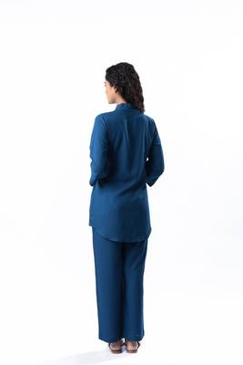 Sapphire shawl collar shirtt with curved sleeves 5