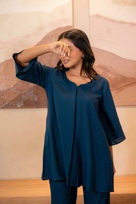 Sapphire box pleated flared sleeve top 2