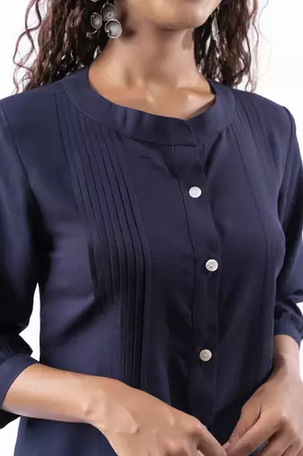 Navy blue pleated band collar shirt