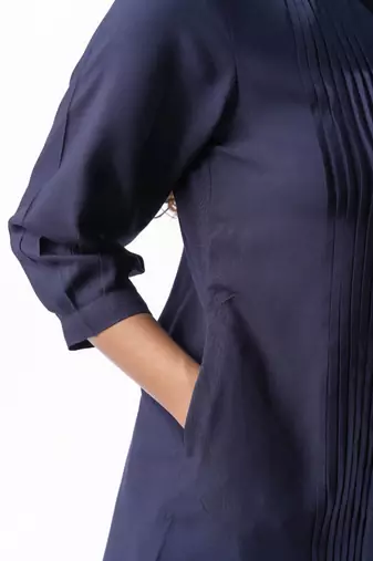 Navy blue pleated band collar shirt