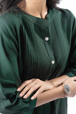 Green pleated band collar shirt 3