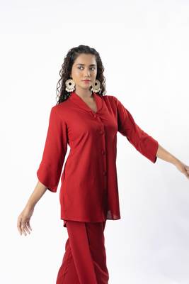 Maroon shawl collar shirt with curved sleeves 1