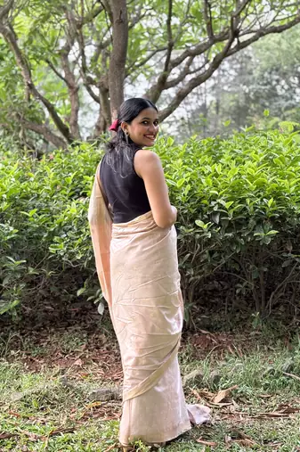 Ivory kota silk blend saree with unstitched blouse piece