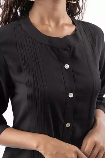 Black pleated band collar shirt