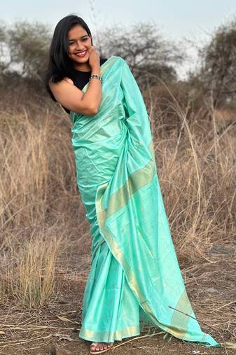 Blue kota silk blend saree with unstitched blouse piece